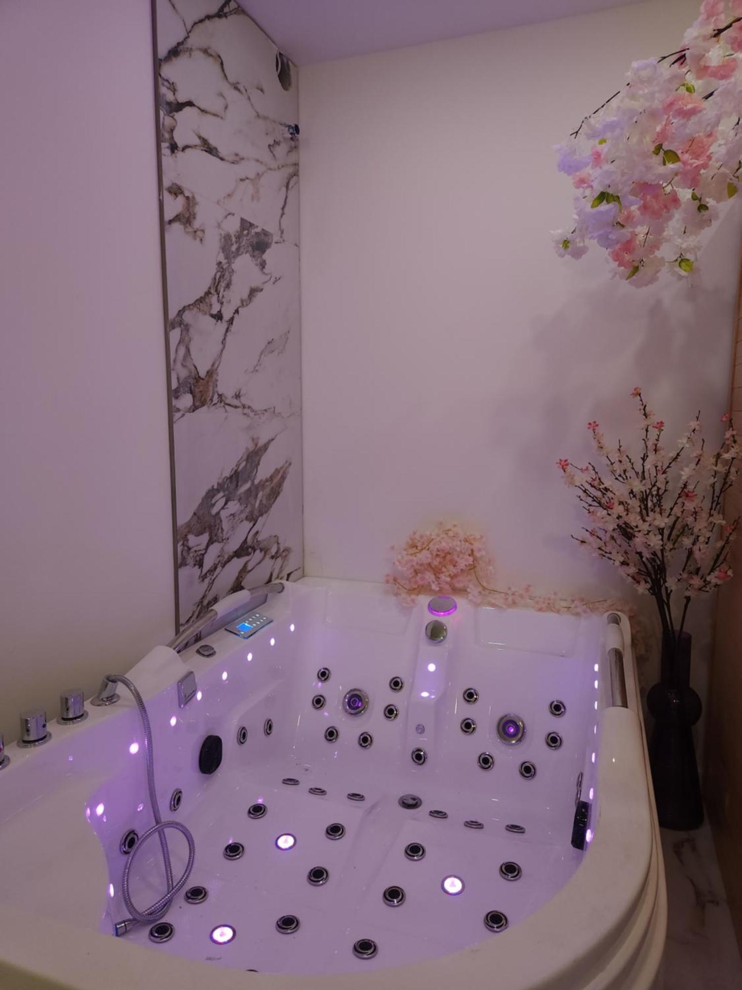 New In Gdansk! Red Room In The Heart Of Gdansk - Bdsm - With A Luxury Jacuzzi And Access To A Sauna Esterno foto